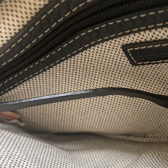 Dooney and Bourke small bag - Picture 8 of 9